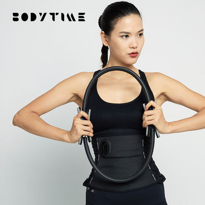 Faixa de queimadura gorda do estômago fino das mulheres com sistemas do EMS